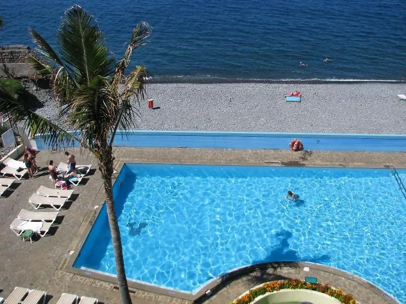 Tranquil Beachside Stay - Atlantic Gardens Beach Funchal